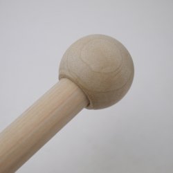 ヒノキ丸棒12φに挿しています