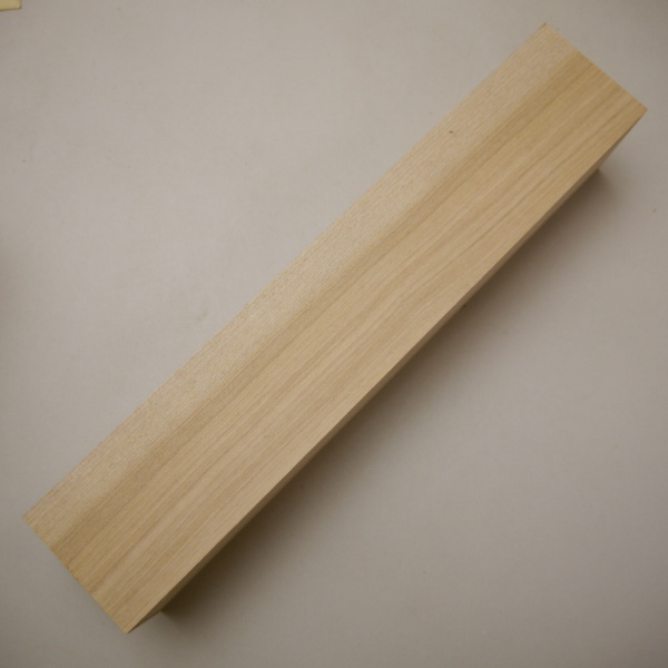 サクラ 角材 60×60×300mm 木彫素材 脚用木材
